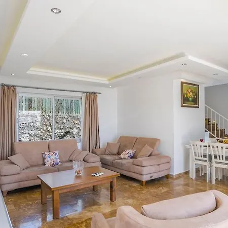 Mono / Kalkan Villa